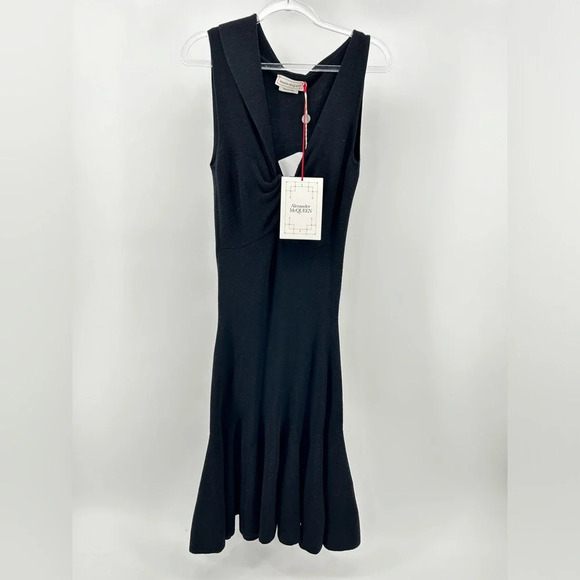 NWT ALEXANDER McQUEEN Fit Flare  Wool Dress Size M Sleeveless Asymmetric neck - Picture 1 of 14